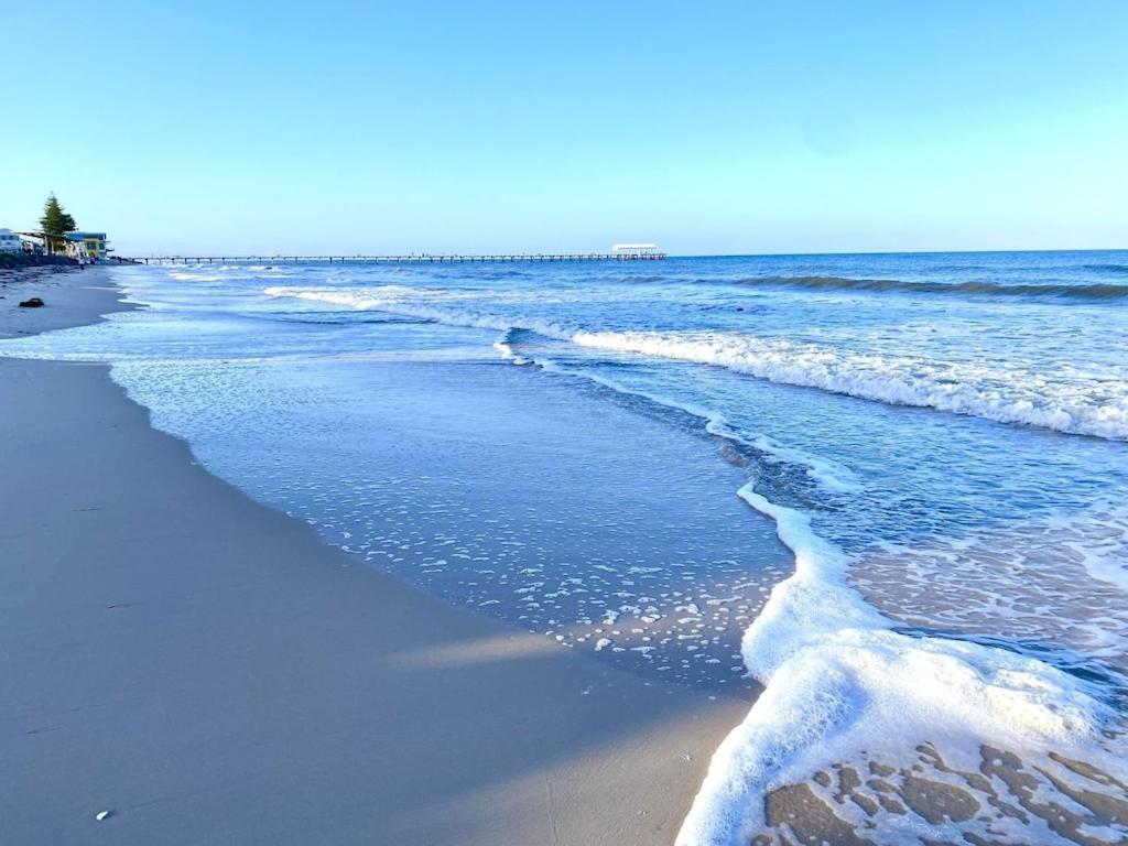 Kerrigan'S On Seaview- One Minute Walk To Beach - Not Beachfront Henley Beach South Zewnętrze zdjęcie